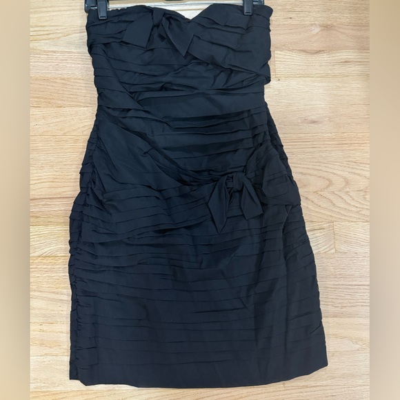 Express Dresses & Skirts - Express strapless mini black dress